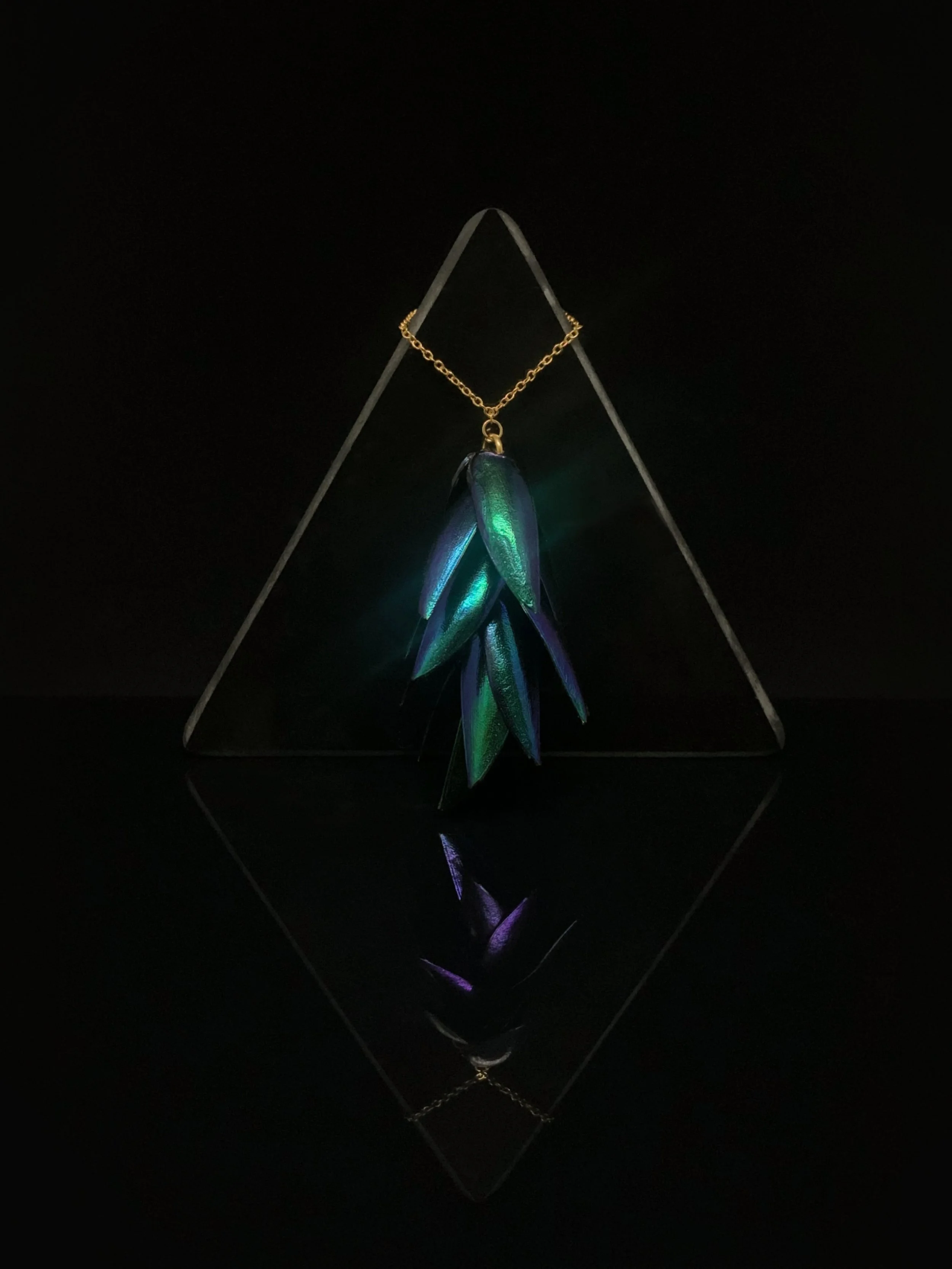 Jewellery - Azure Elytra Cluster Necklace 2.jpg