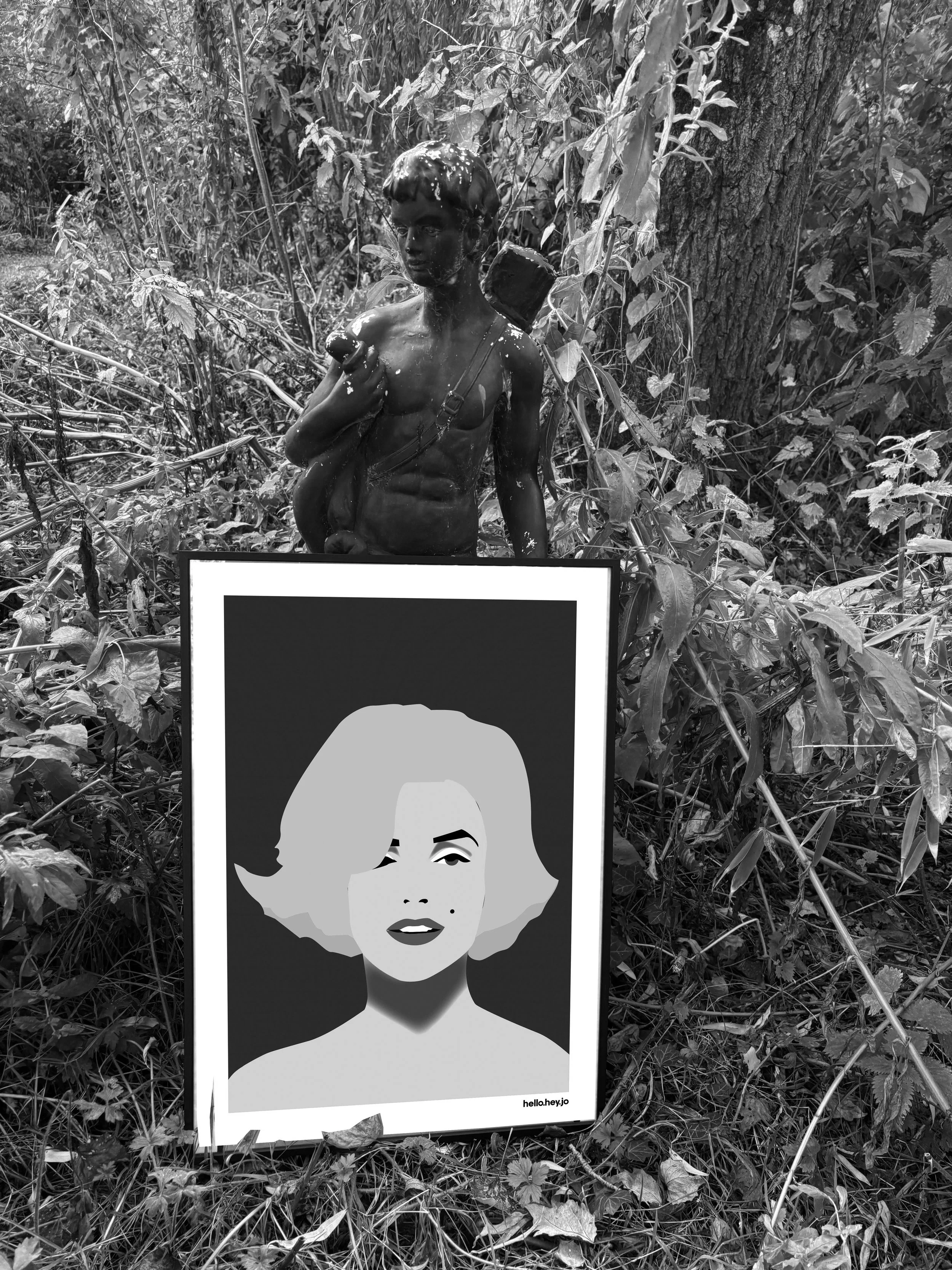 Marylin-in-wood b&w.jpg