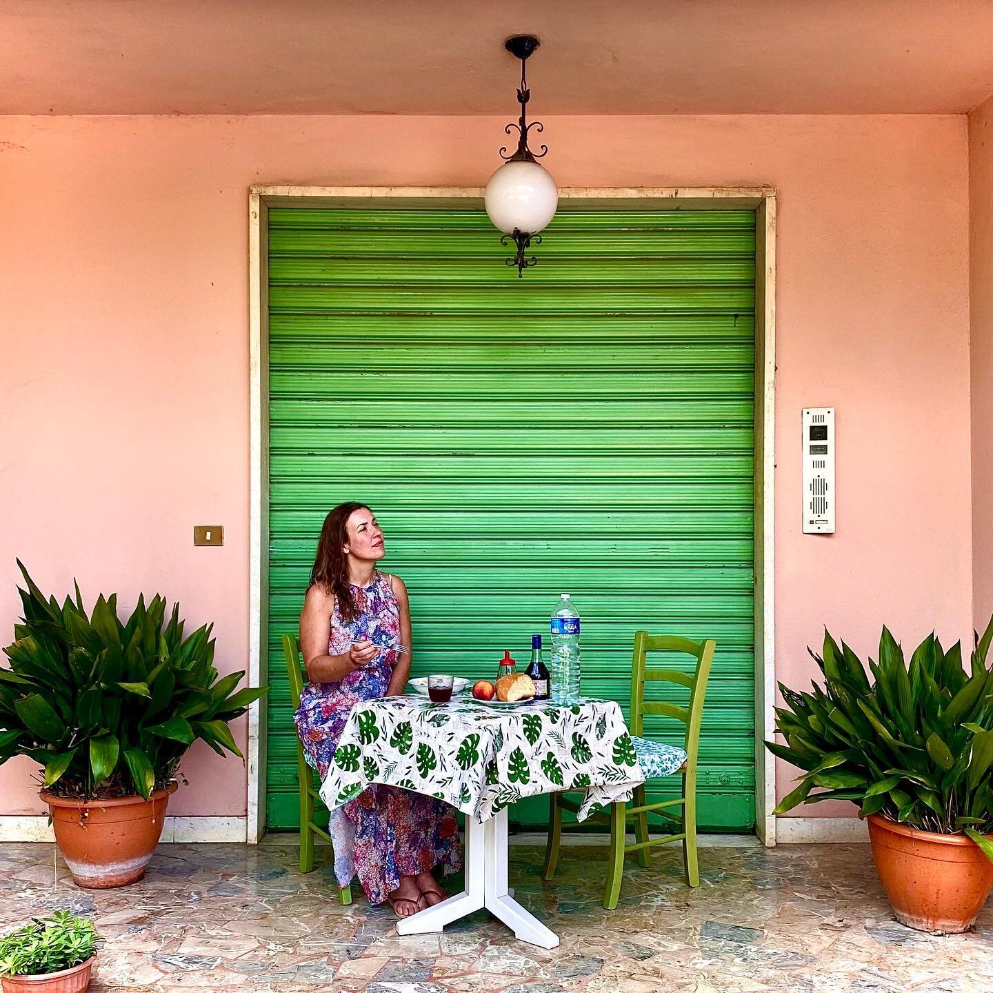 A simple Tuscan lunch....
Doing my best to save 2020.
Trying not to work but finding inspiration everywhere!
#ilfalconelondon #italianfood #tuscany #toscana #interiors #interiordesigner #interiordesign #italianstyle #alfresco #winchmorehill #summer20