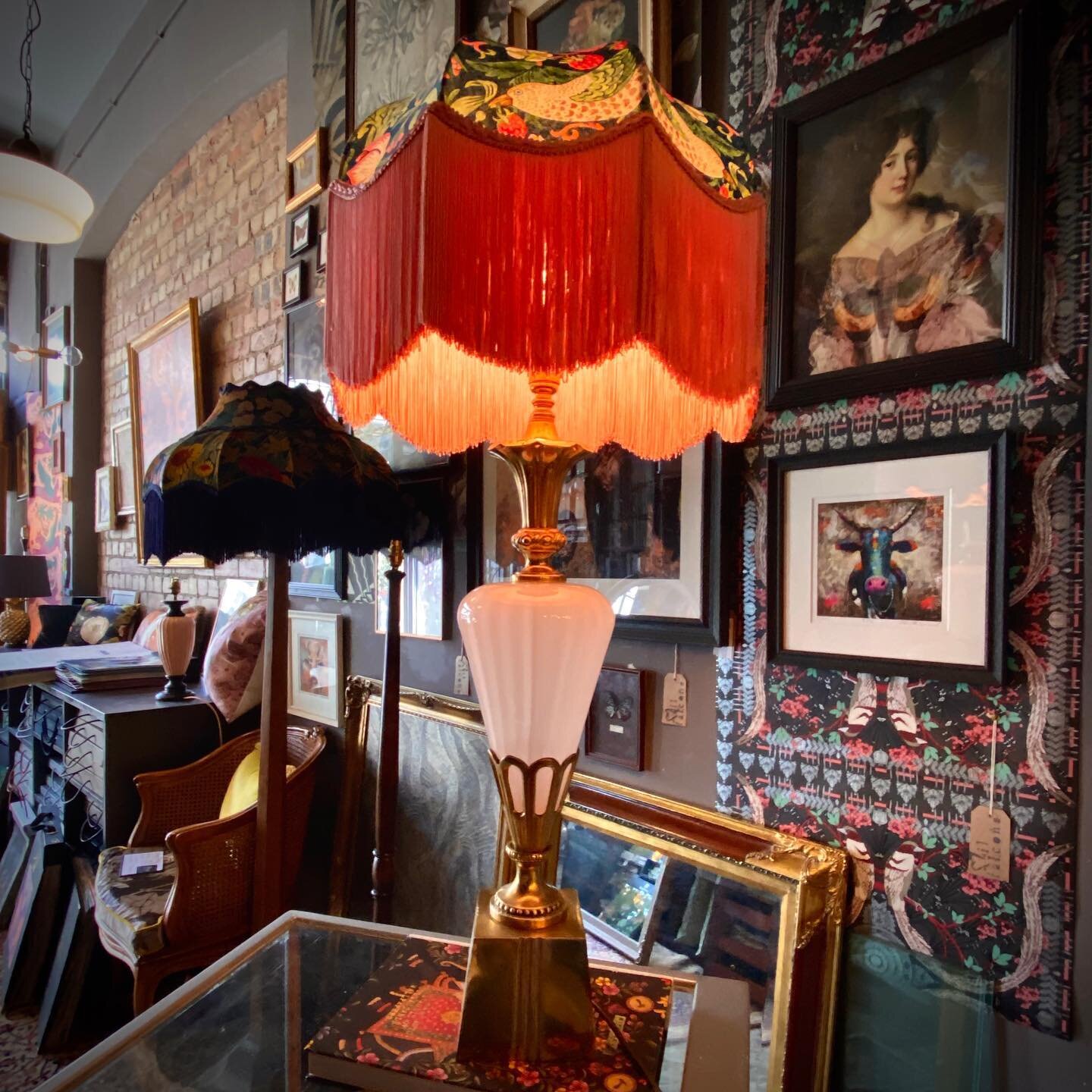 New in today!
Standing at over 2 foot tall this pair of brass 1920s rose glass lamps have been rewired and refurbed. Shown here with lampshade in Strawberry Thief by William Morris. Stunning!!
#antiquelighting #antiquelamp #lamp #lampshade #ilfalcone