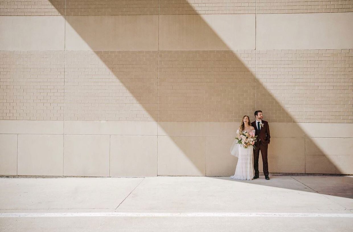 More pics of #AMFbrides and their intimate 2020 weddings coming through! This is gorgeous Cortney in her minimal veil and bespoke coral hair slide. Congrats Cortney! 🖤
📸 @beautyincadence