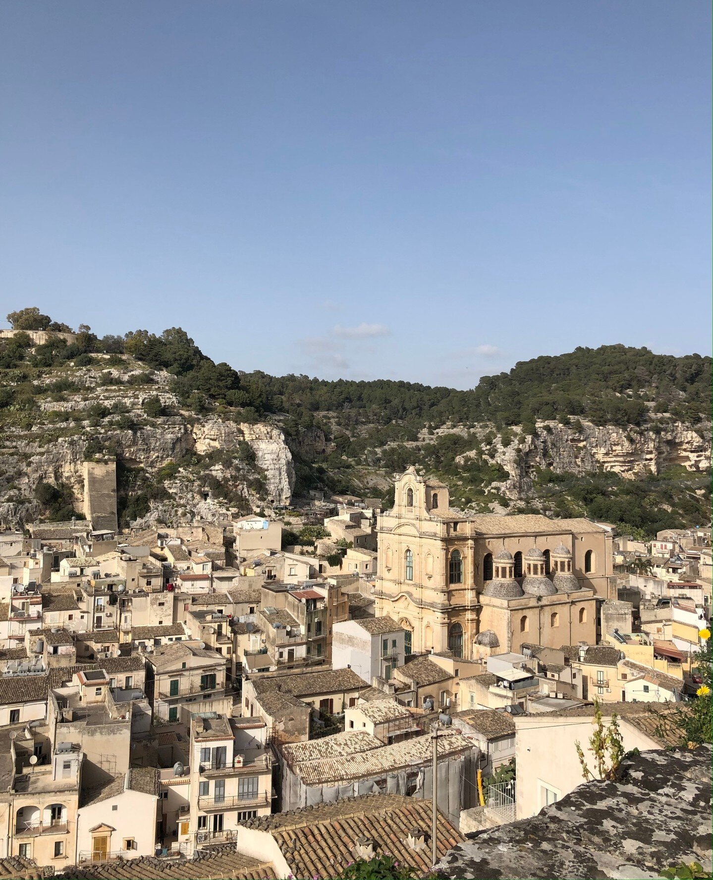 A healing view for the soul. Astounding ancient architecture. Scicli village in southern Sicily. Fascinating, baroque and simply beautiful...⁠
Long stares from many angles required. 
⁠
⁠
⁠
#lifechangingoils #luxuryscents #luxuryskincare
#naturalwelln