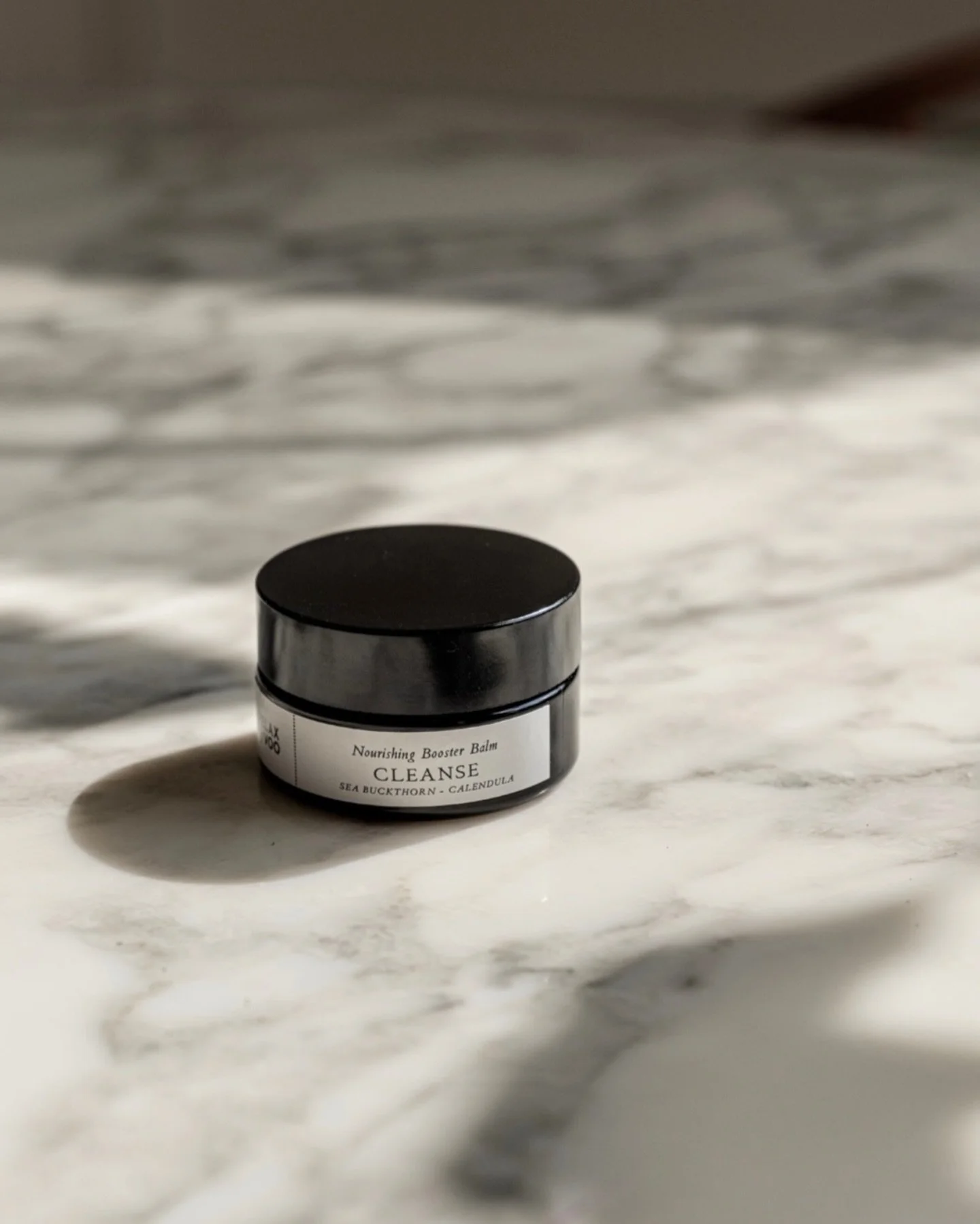 Cleansing as a ritual. Warm. Slow. Intentional.

#relaxayvoo
📷 @sofiafstenstrom