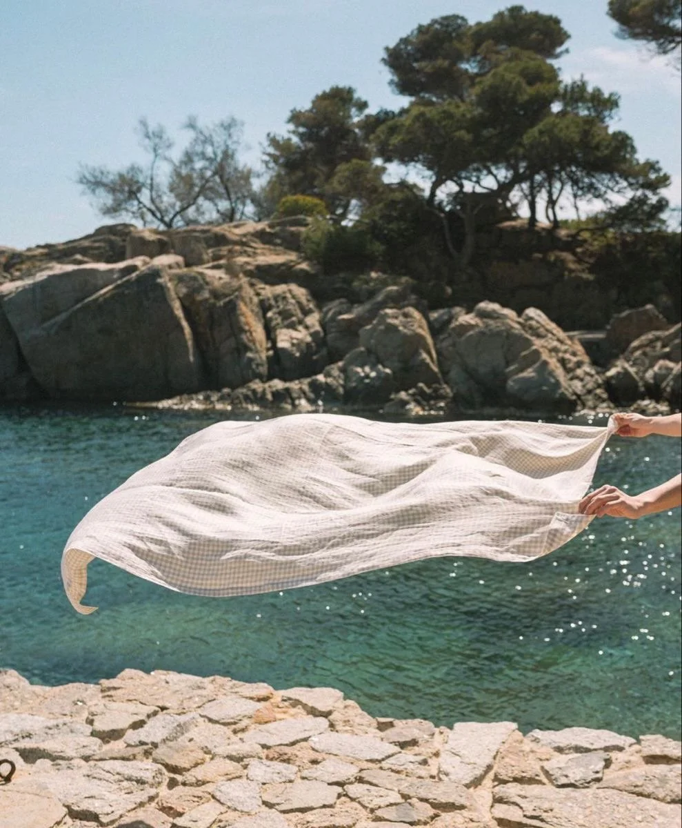 The quiet secret of mother earth 🌍
A gentle reminder that every drop we use comes from the Earth first. Caring for your skin also means respecting where products come from. 

COMBAWA
Grown in warm, sun-drenched coastal climates, nourished by abundan