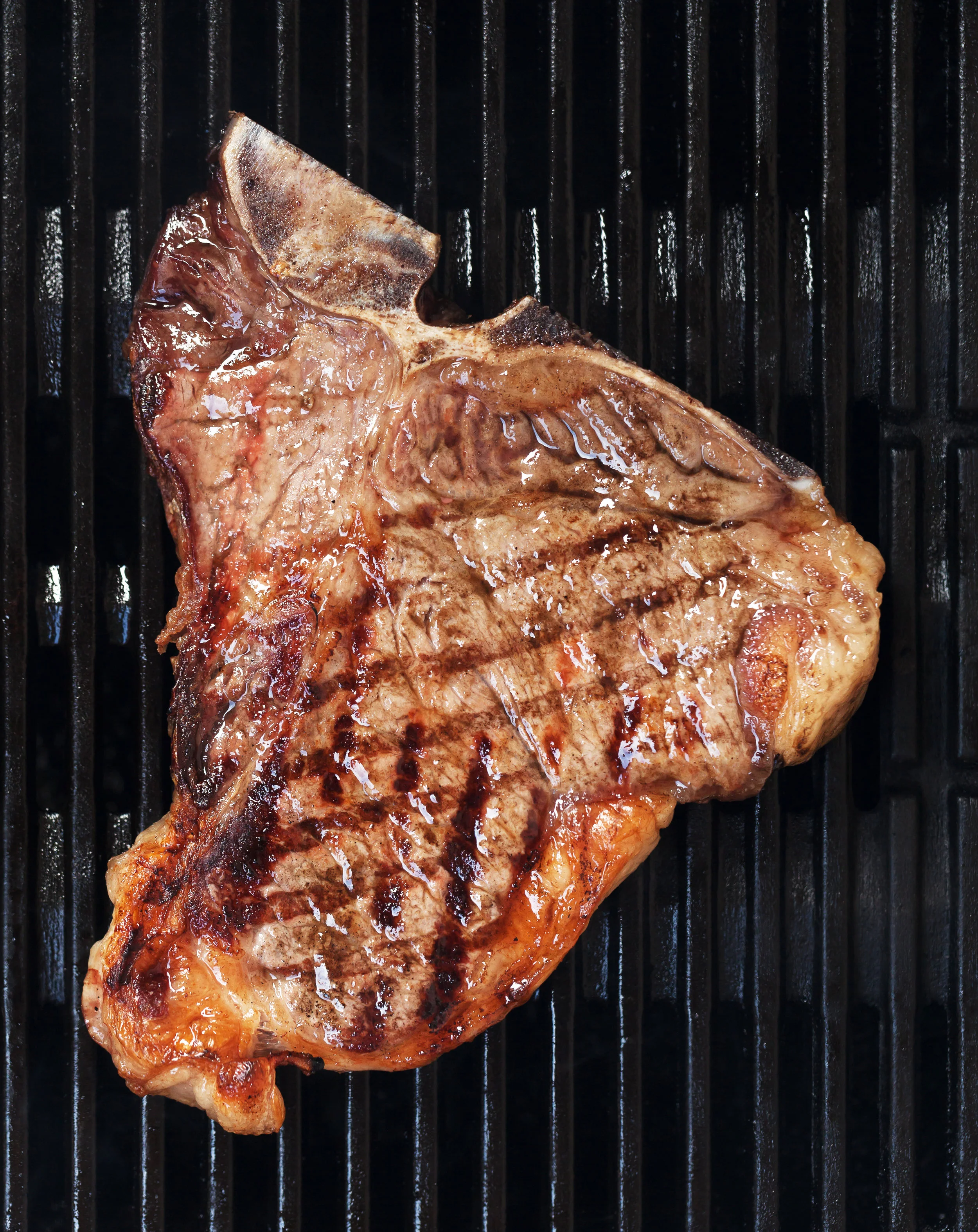 t-bone-steak-P3T9Y9U.jpg