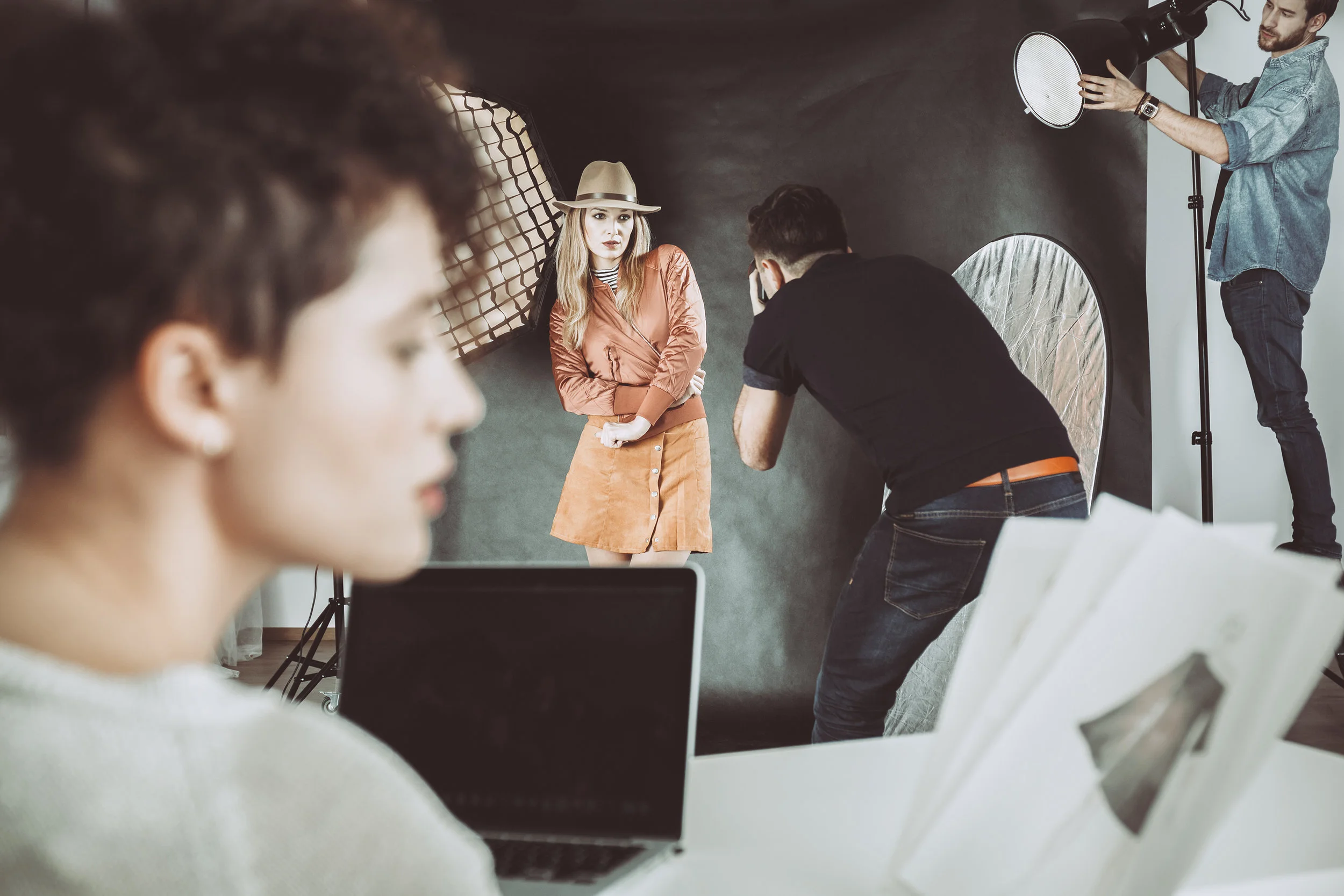 backstage-at-photoshoot-PLQ9E6N.jpg
