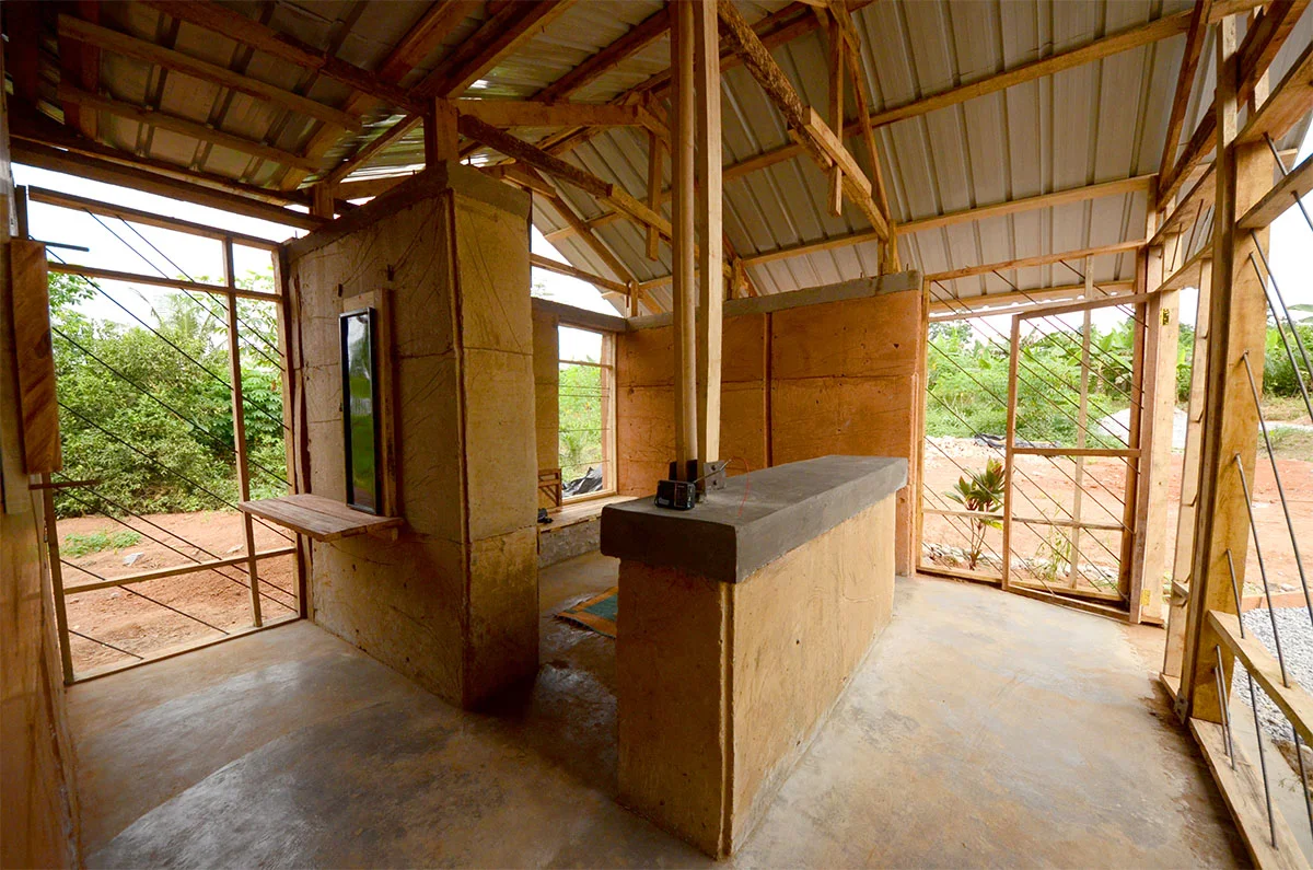 Entry, check-in, and administration area. Photo by Kohei Takegawa