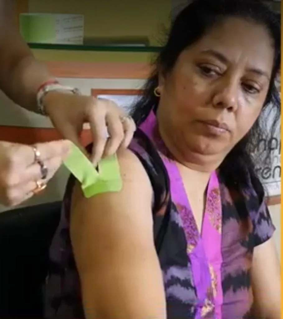 Kinesio tape for frozen shoulder