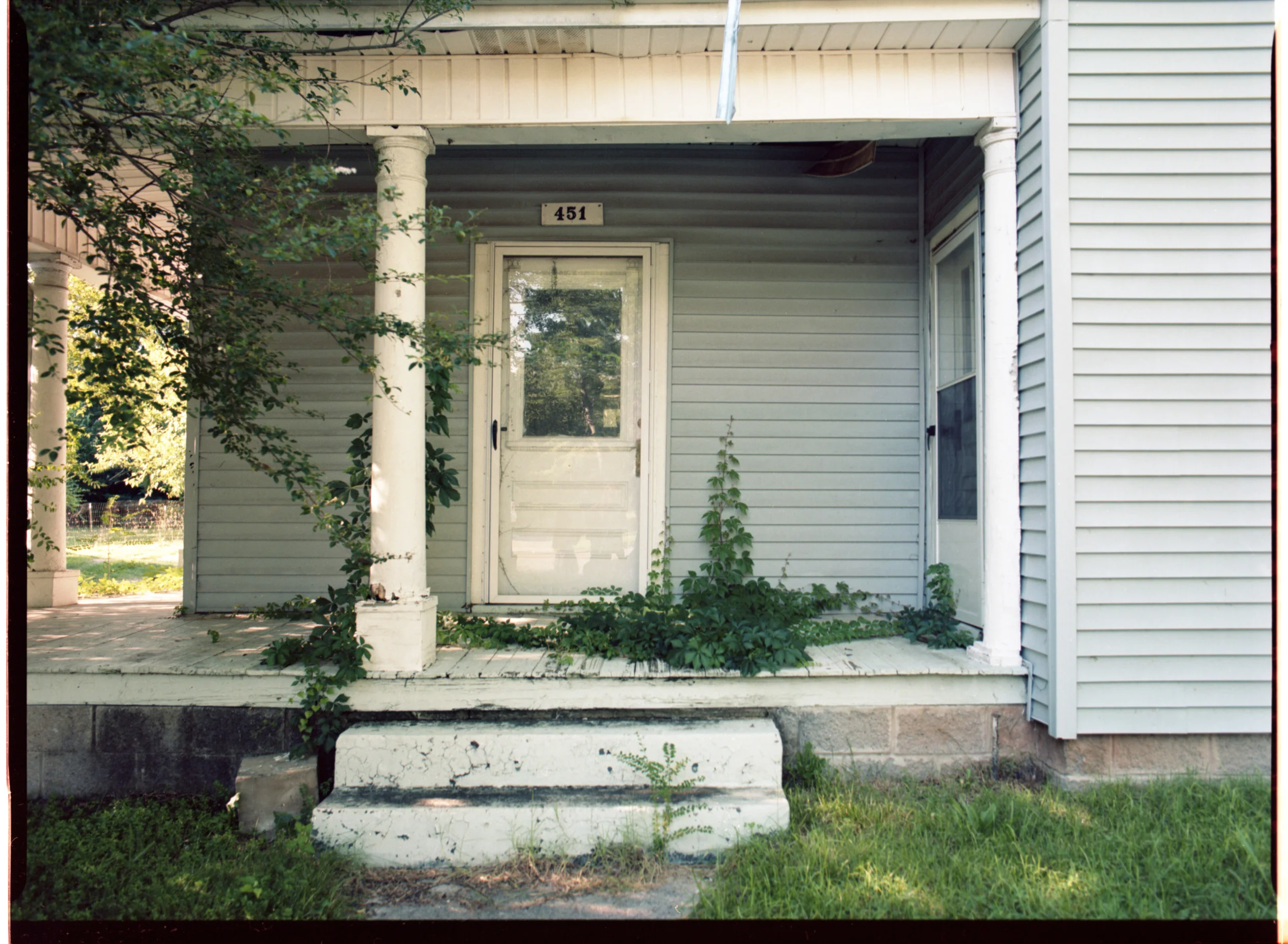 front of old house014.jpg