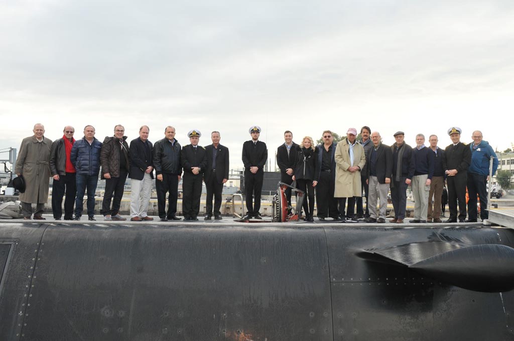  Delegation aboard the  Submarine Papanicolis  accompained by its commander, Commander Dimitris Bogiatzis. 