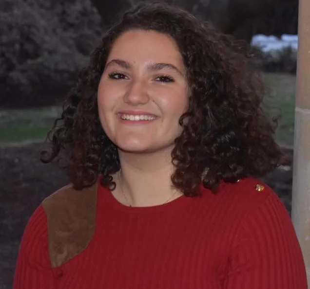 Sophia Kyrou Headshot.jpg