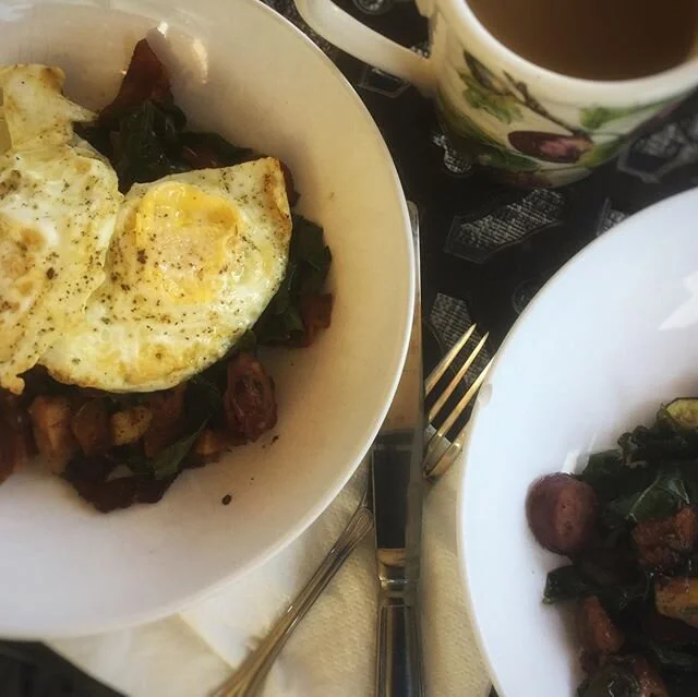Breakfast hash with garden veggies on the patio! #lifeisgood #veggies #gardengoodness #instafood #Instafoodie #kale #foodie #foodstagram  #foodstyle #urbanfarm #urbanfarmhouse #boldfoodstyling