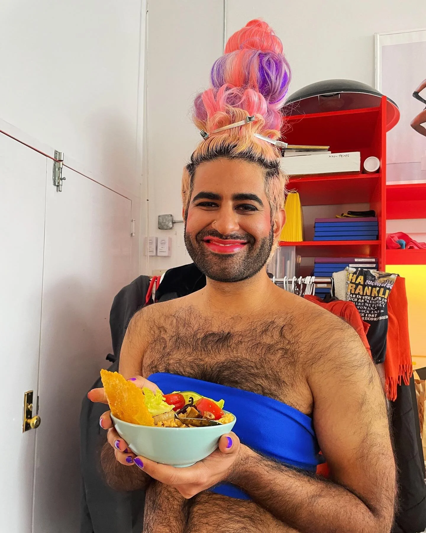 Caldero Catering started as a conversation: ¿Por que no te traes un Calderón, para que la gente almuerce?
It wasn’t that hard to think that I was just doing lunch for the family, a bigger one, but for a team.
I grew up in my grand