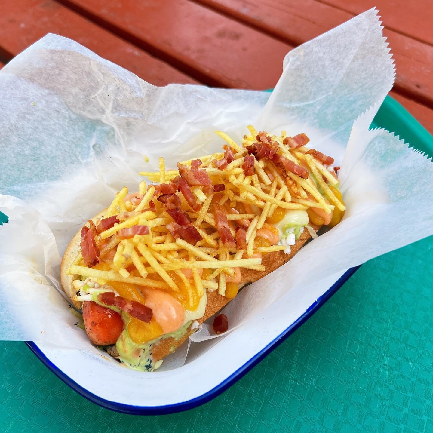 STARTING NOW!!
@madtropical 236 Troutmant
Until sold-out 
🌭 COSTEÑO
Artisan sausage, potatoes stix, costeña cheese, mozzarella melted cheese, bacon, lettuce, pineapple sauce, pink sauce, colombian sauce. 
🌭 CACHACO
Artisan Sausage,