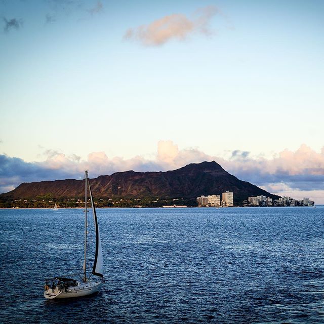 #tbt to 3 years ago, my view of #DiamondHead from a dinner harbor cruise in Honolulu. 12 days, 3 islands, one fantastic #storybook. #whatsyourstory #totravelistolive  #adventureisoutthere #hawaii