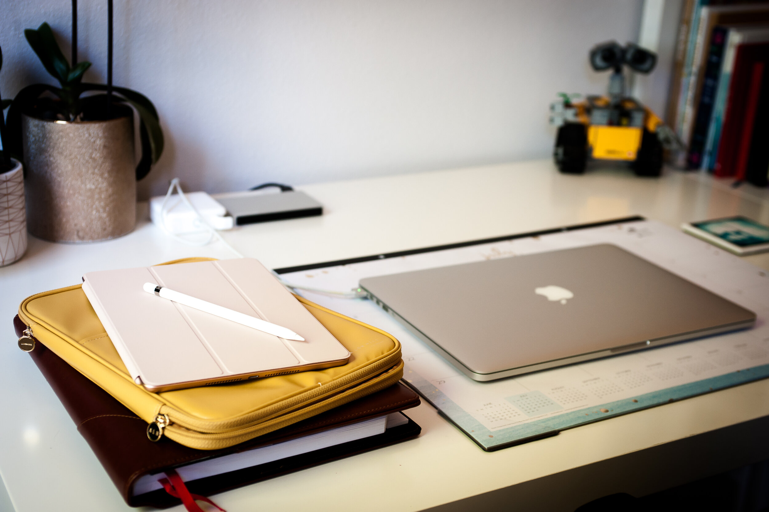 Desk.jpg