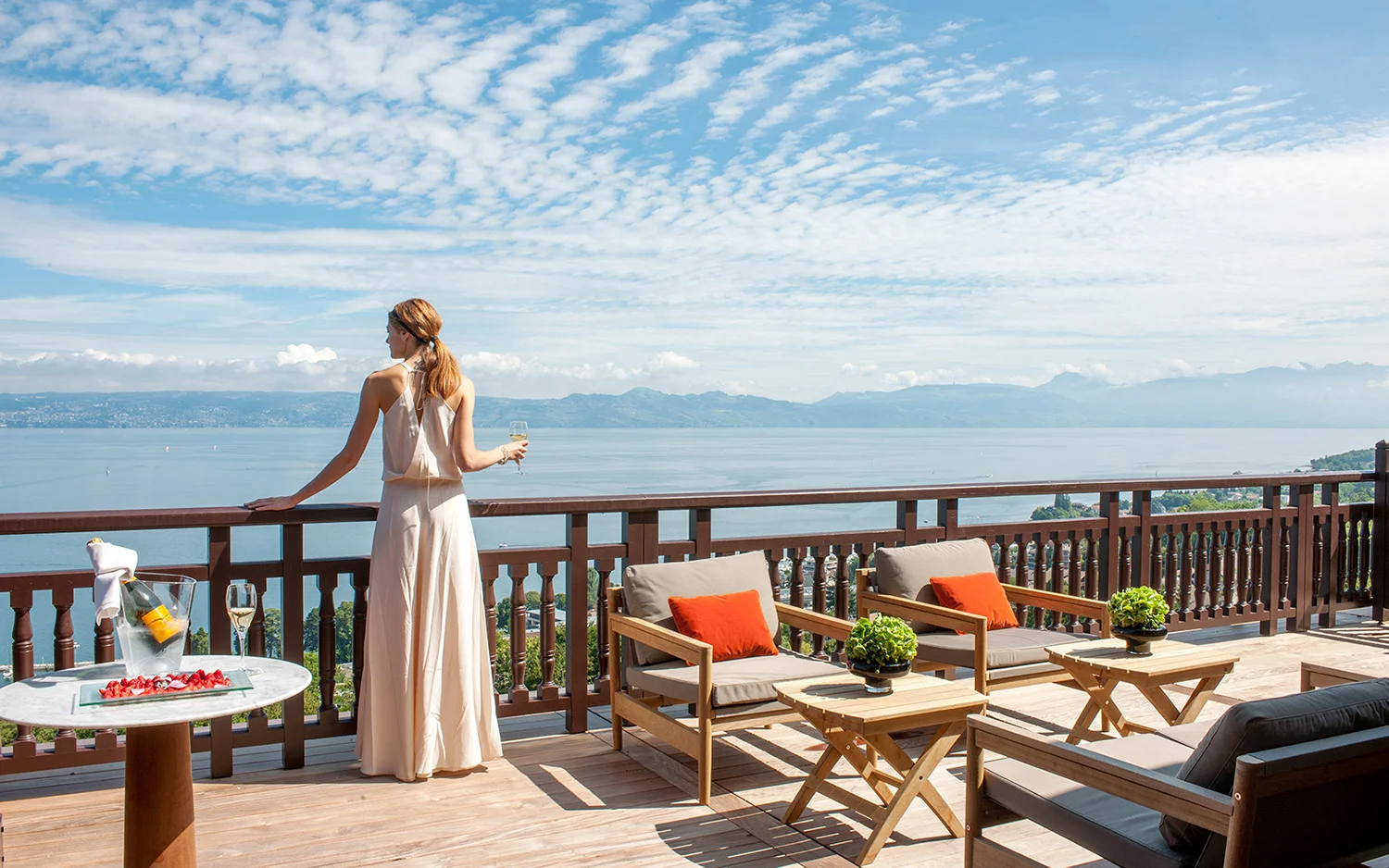Suite Royale // Located on the hotel’s 6th floor, with private access. The finest and largest suite at the hotel, Suite Royale has two large double rooms, each with marble bathroom, natural daylight, a vast sitting room, 60m2 private terrace with sun beds. Panoramic views of Lake Geneva complete the opulence of this accommodation. Photo © Hôtel Royal, Evian Resort - France.