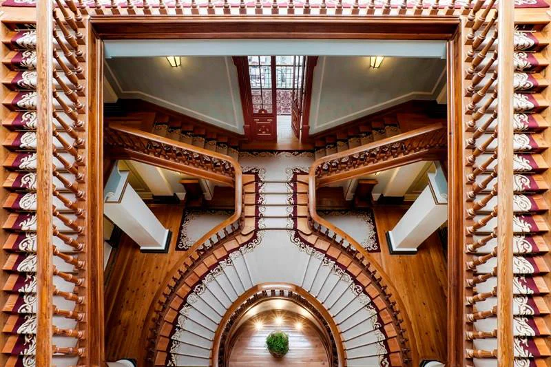 Staircase // The best craftsmen in each speciality were taken on to restore to the hotel to the brilliance and aura it possessed from old times. Photo © Vidago Palace, Portugal