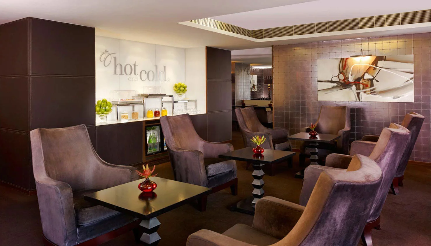 Club Lounge // Back panels leather covered by Larforma. Photo © Sheraton, Lisboa, Portugal