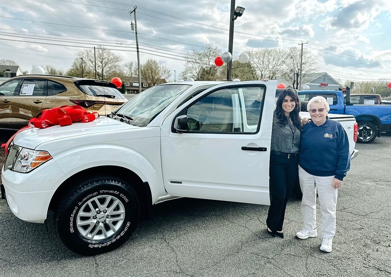 I'm feeling incredibly grateful today for the opportunity to help @lookmemorialpark find the perfect truck for their park ranger, Sharpie. 

Our team at Country Nissan worked hard to ensure that we found a vehicle that met all of their needs and exce