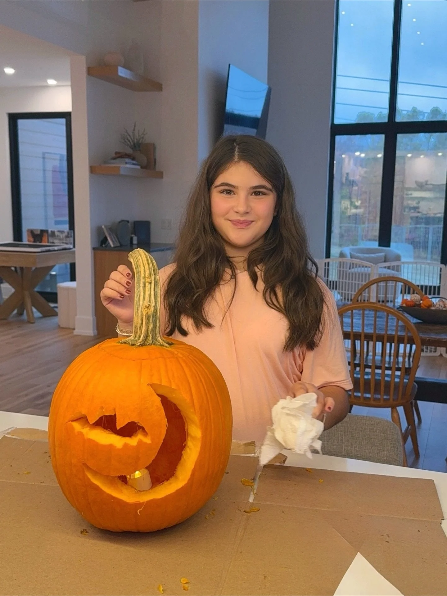 Pumpkin carving night with my favorites🎃soaking in all the fall vibes while I can 🍂

Are you carving pumpkins this year?

#halloween #pumpkin #family #newengland #pumpkincarving