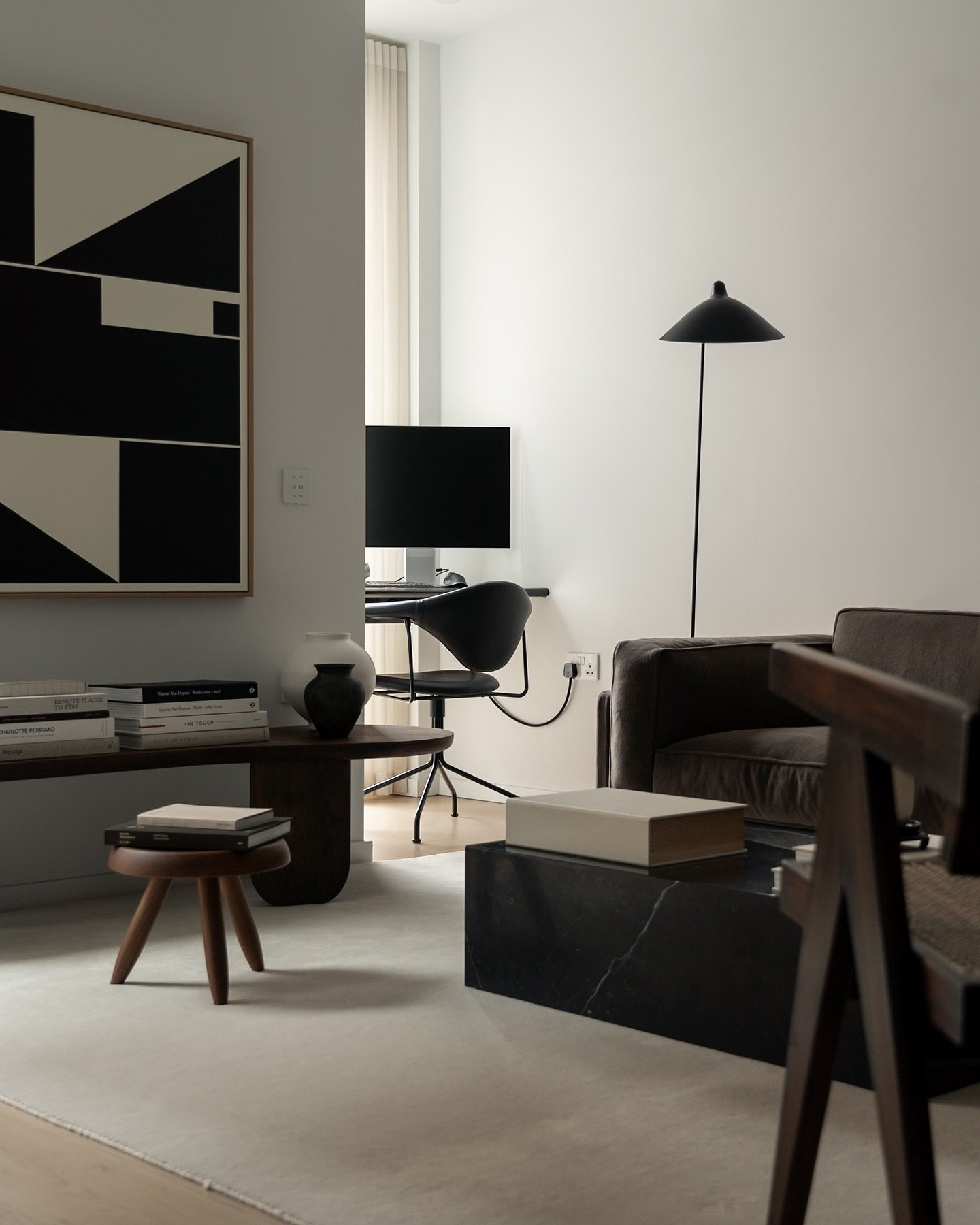 Sunday at home, settling in with a long sought-after piece &mdash; the Lampadaire Droit (1953) by Serge Mouille. Inspired by modern French design and interiors by favourite architects Joseph Dirand and Vincent Van Duysen, it&rsquo;s an iconic mid-cen