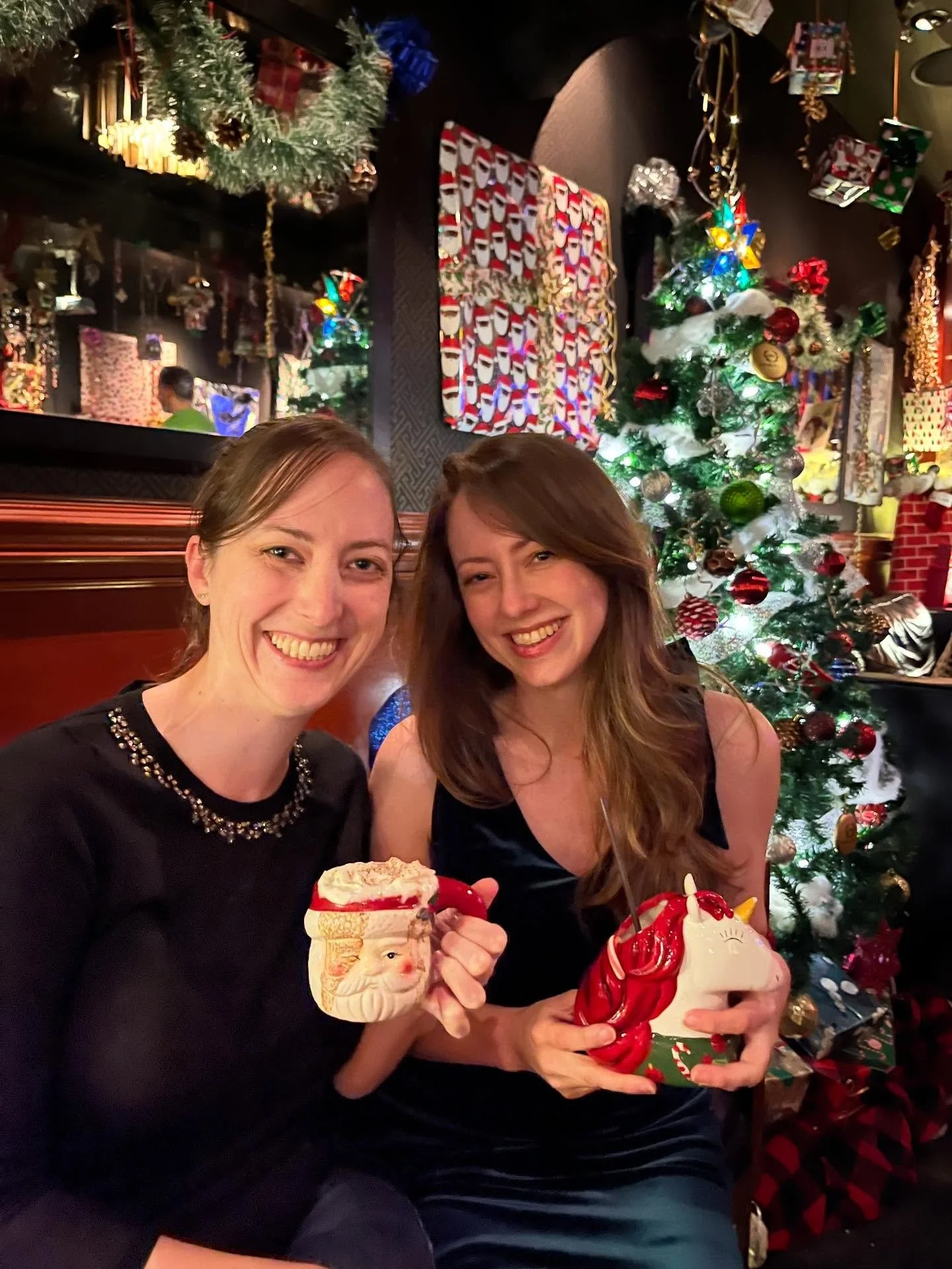 Happy December! We had a sister date night @miracleon2nd @robroyseattle with some pretty tasty (and strong) festive cocktails🎄 Definitely worth checking out!