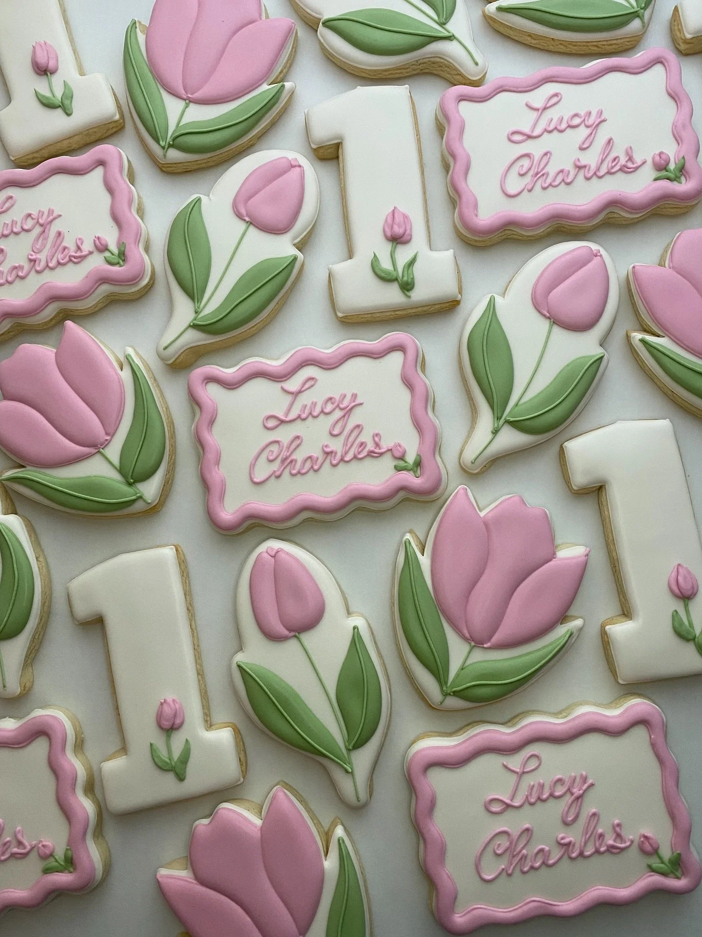 These cool nights have me itching to get bulbs in the ground before I miss my chance for this year. Until then, these cookies will have to do. 🌷