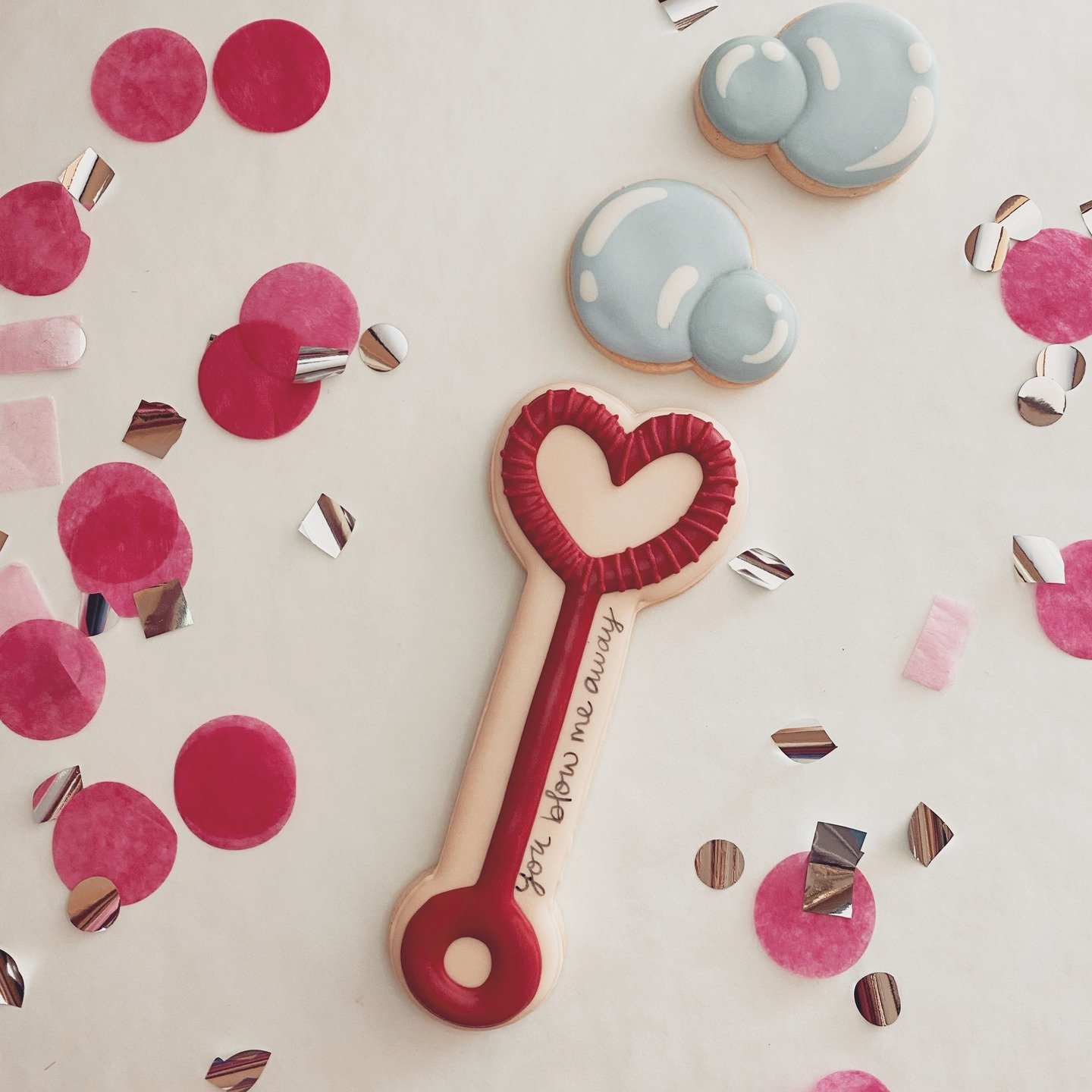 Valentine's Day pre-orders are open!

ALL cookies this Valentine's day are feature ALL NATURAL FOOD COLORING!! (Writing on bubble wand is the only artificial color used in all cookies.)

Pick ups will be in Winterville on Wednesday the 11th and Thurs