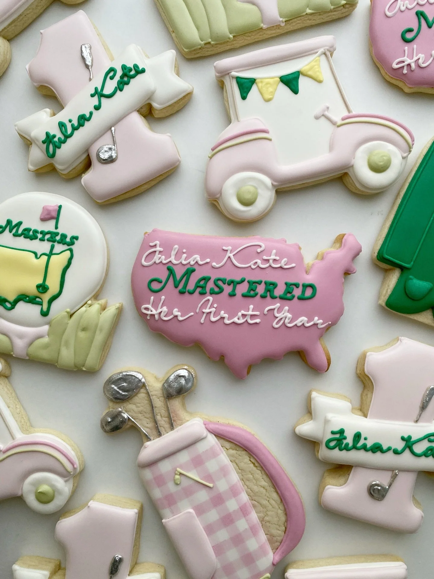 Not sure why those boys are still chasing around golf balls when Julia Kate has already MASTERED her first year. ⛳️ 🎀