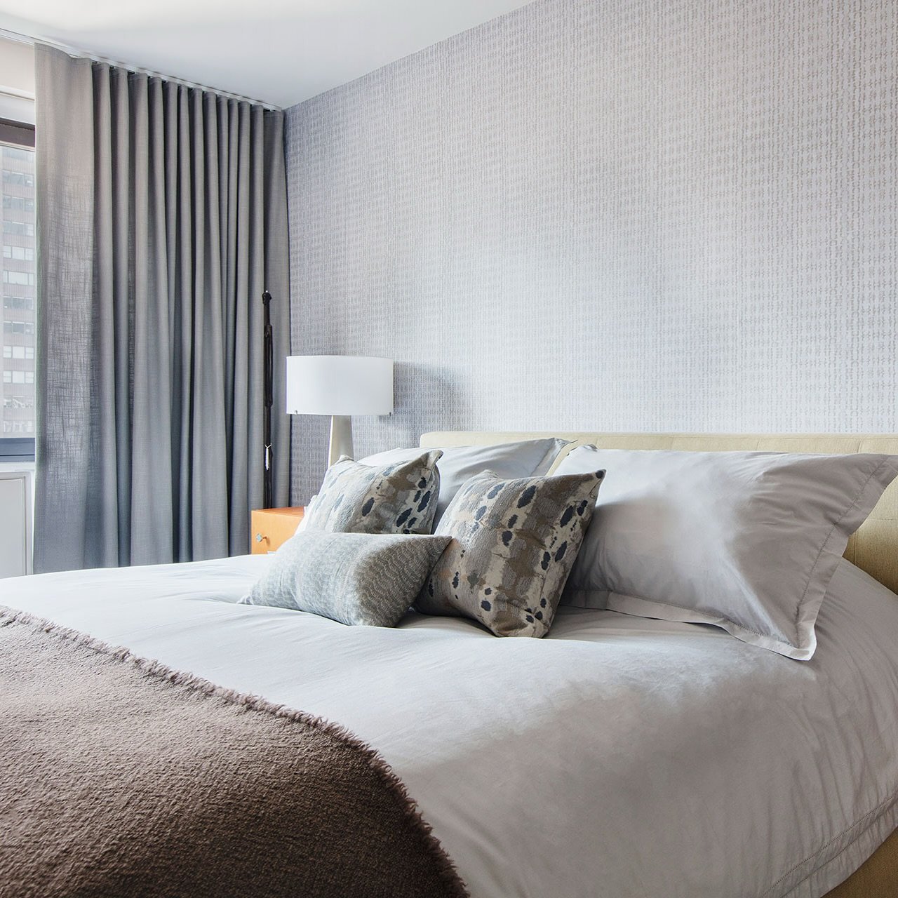 Always amazed by how many ways there are to do a blue bedroom. And never met one that I didn't love🩵