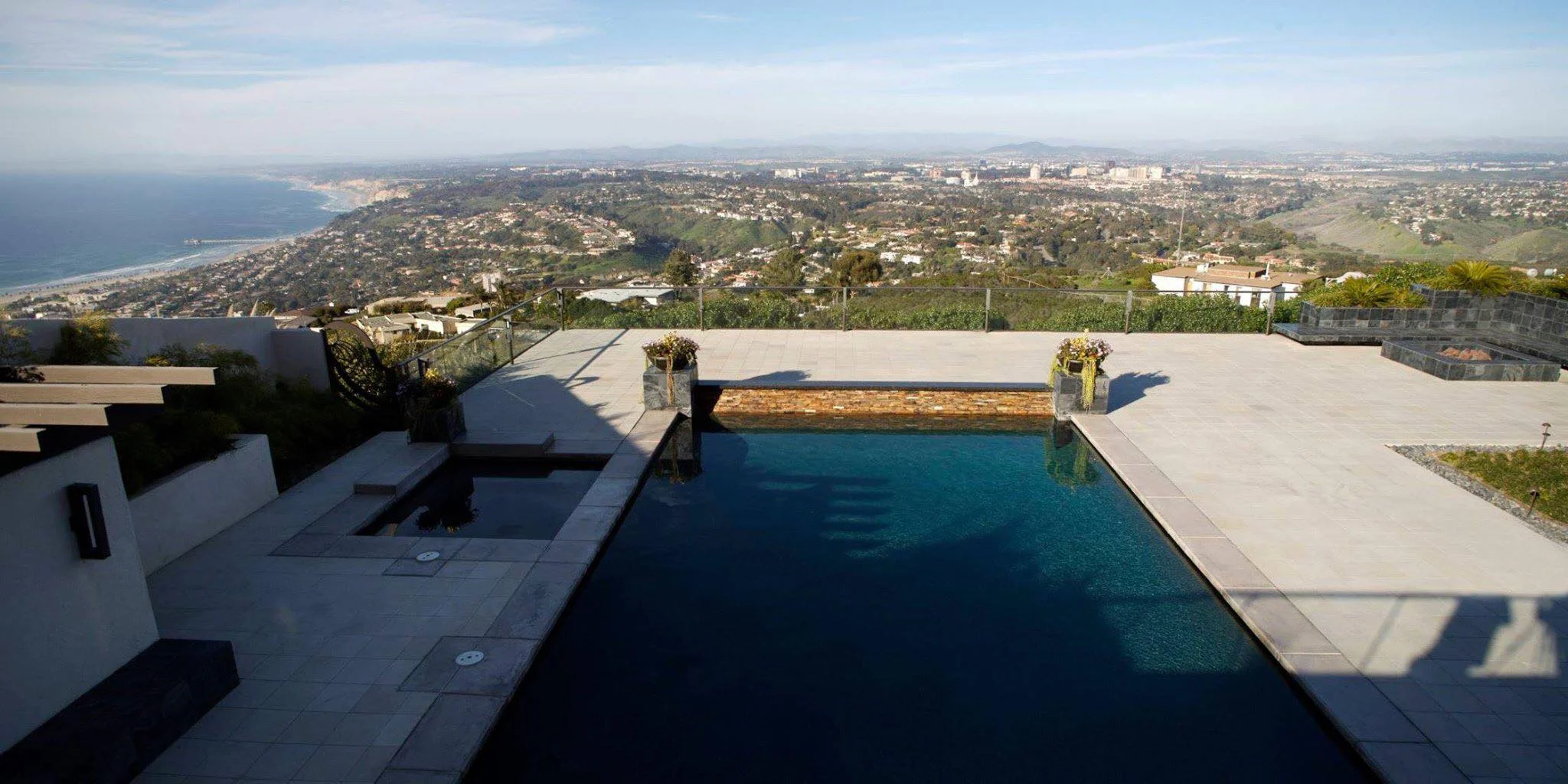 Pool with view.jpg