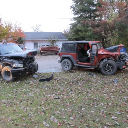 Vehicles mangled but only one minor injury in Tuesday morning crash