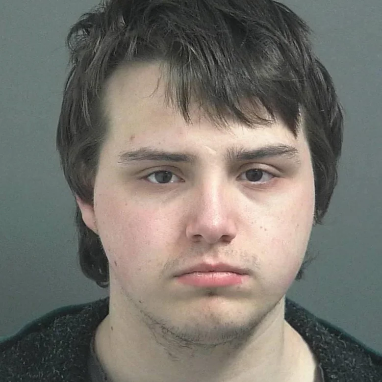 Man arrested on Christmas night after allegedly threatening his family