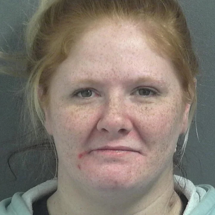 Woman tells officer she needs help for being a “clepto”