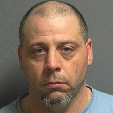 Linton man accused of stabbing his girlfriend in the neck