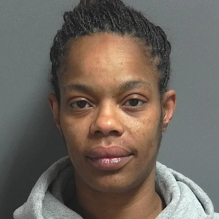 Speeding driver without a license ends up in jail