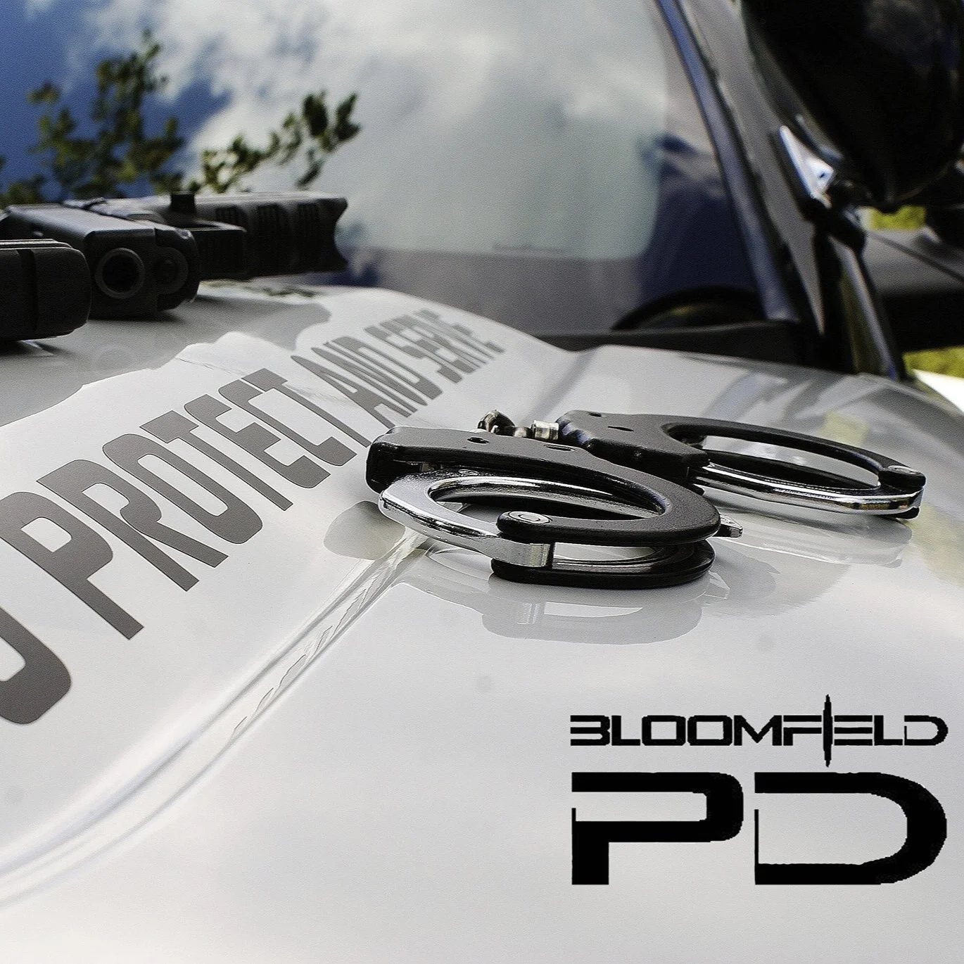 Jasonville driver without a valid license suspected of hitting another vehicle in Bloomfield 