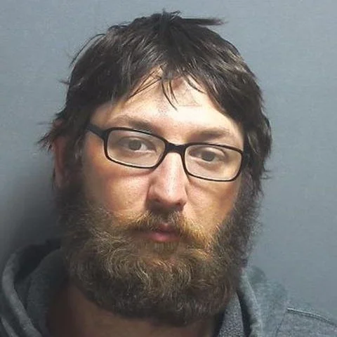 Linton man accused of stealing golf cart batteries