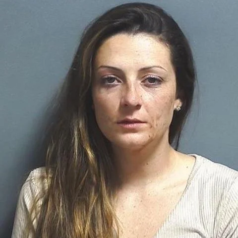 One woman arrested after bar fight