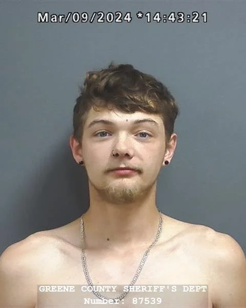 Man arrested on three felony charges after battering pregnant woman