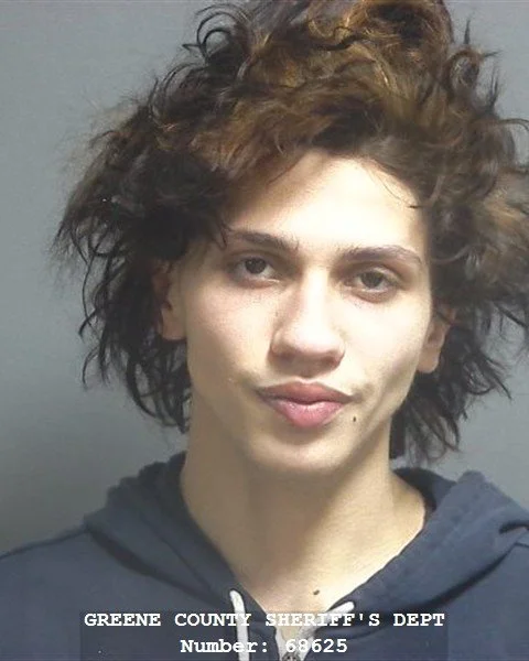 Linton man accused of stabbing woman with scissors at gas station