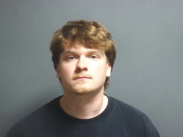 Springville man arrested on OWI charge after parking behind deputy 