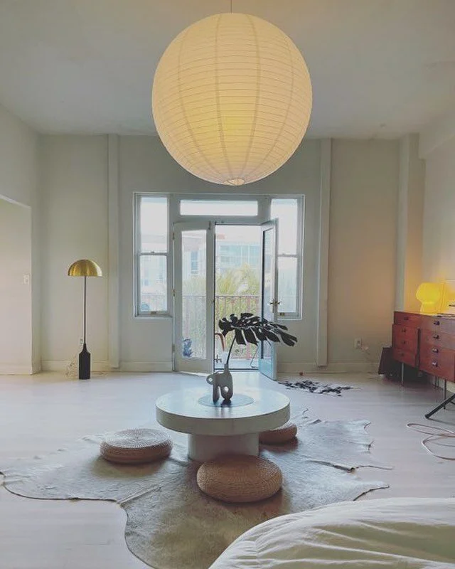 Beautiful apartment renovation 〰️ Deco meets Tulum. The most transformative element is the lightwash on the original hardwood floors 🤍