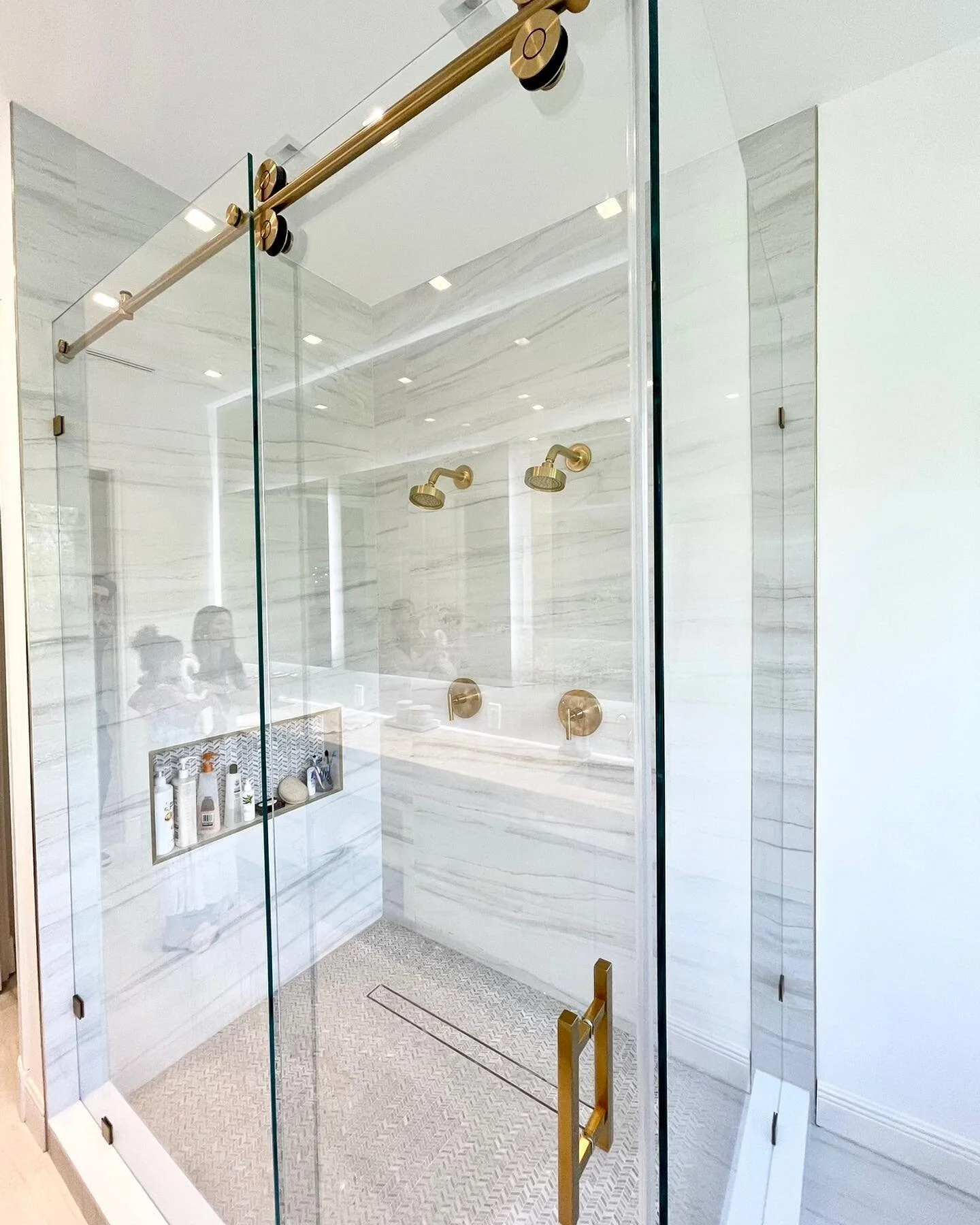 Shower upgrade 🚿
.
.
.
.
#bathroomrenovation #designarchitect #miamiarchitect #homeheritage