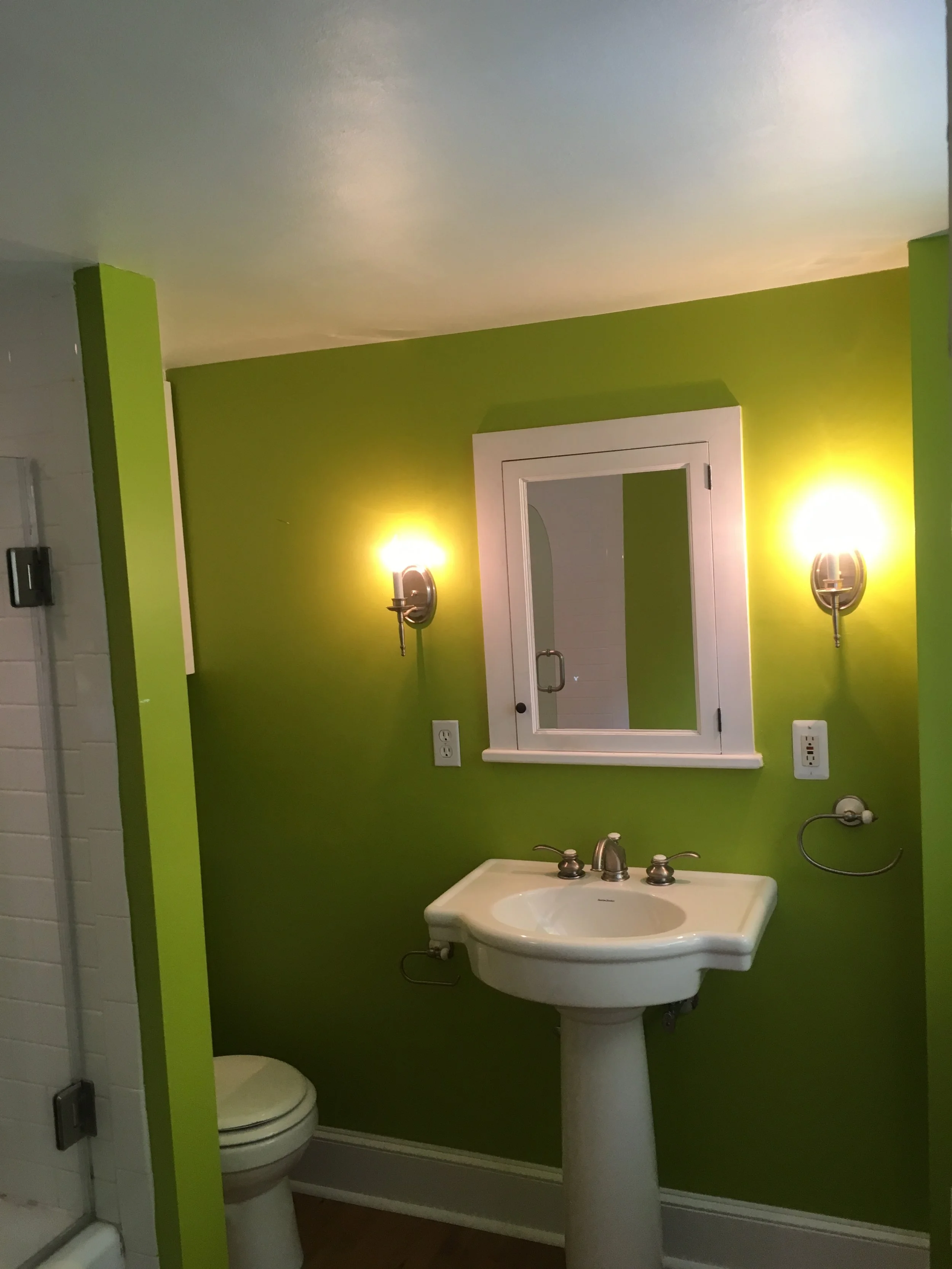 bath powder room on Home Pg.JPG