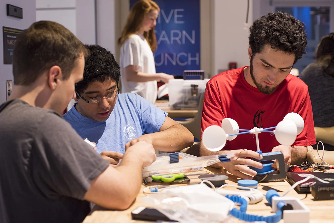 makeathon-blue-1.jpg