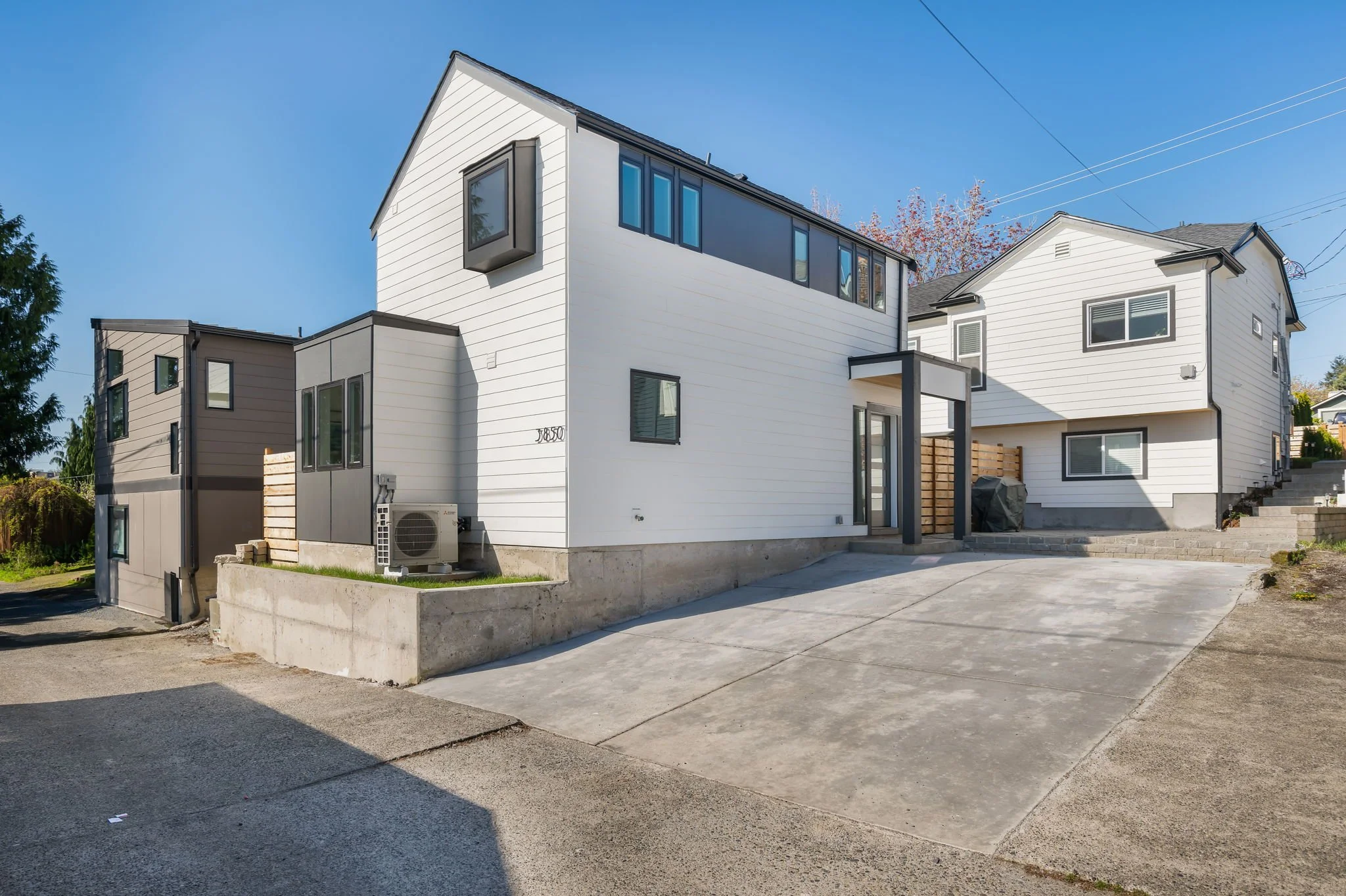 3852 35th Ave SW_0001.jpg
