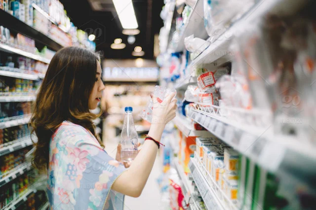 stock-photo-food-shopping-lifestyle-woman-urban-market-grocery-supermarket-errands-7550b0fb-5532-4d62-aa36-153cb84b71f6.jpg