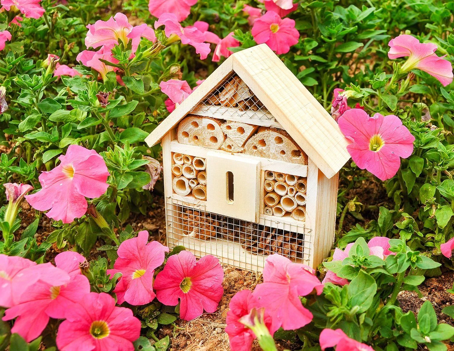 Pollinator hotels make great homes for bees.
